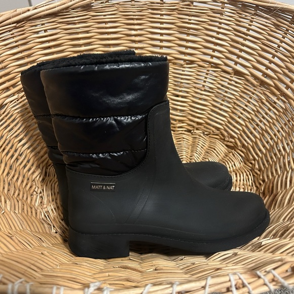 Matt & Nat ~ ROMINA WOMEN'S VEGAN Black RAIN BOOTS size 7 (EU 38) - Picture 6 of 9
